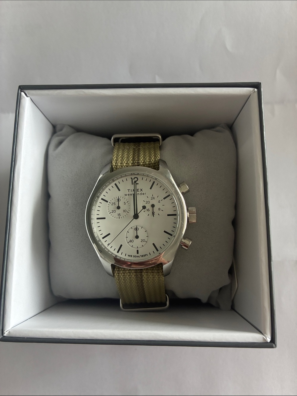 Timex Weekender Men’s Khaki Nylon Strap Watch brand new in box